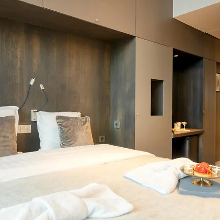 Ideal Terraced Retreat In Ghent's Center * Gante